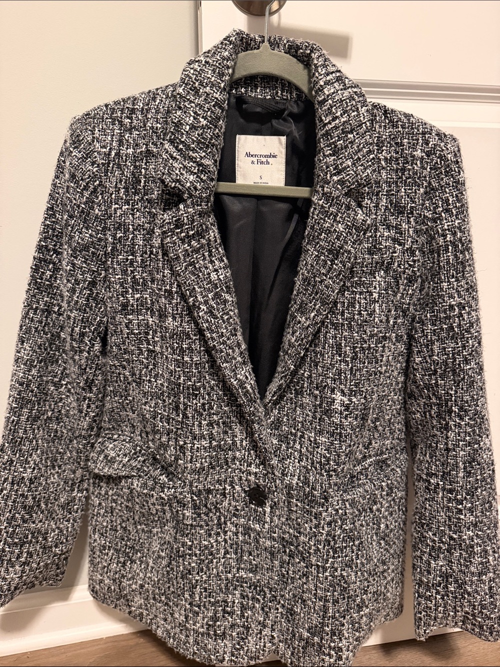 Abercrombie & Fitch Black and White Tweed Blazer